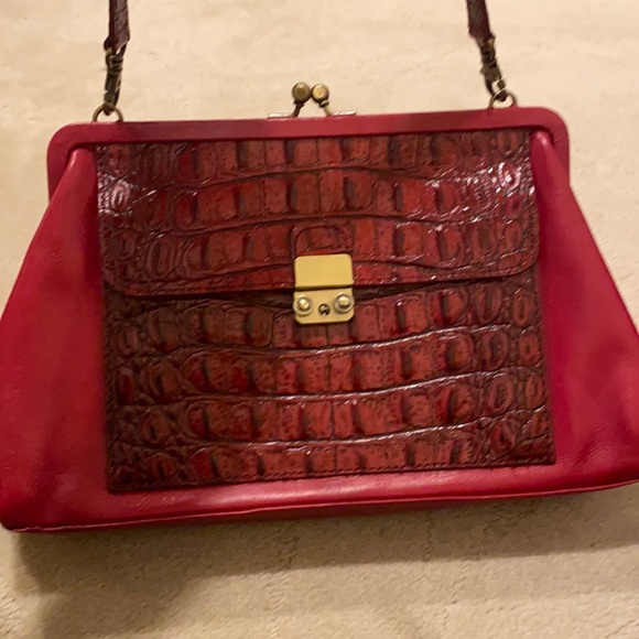 Preston & York Red gorgeous with snake or something else print purse ๐ - Picture 1 of 8